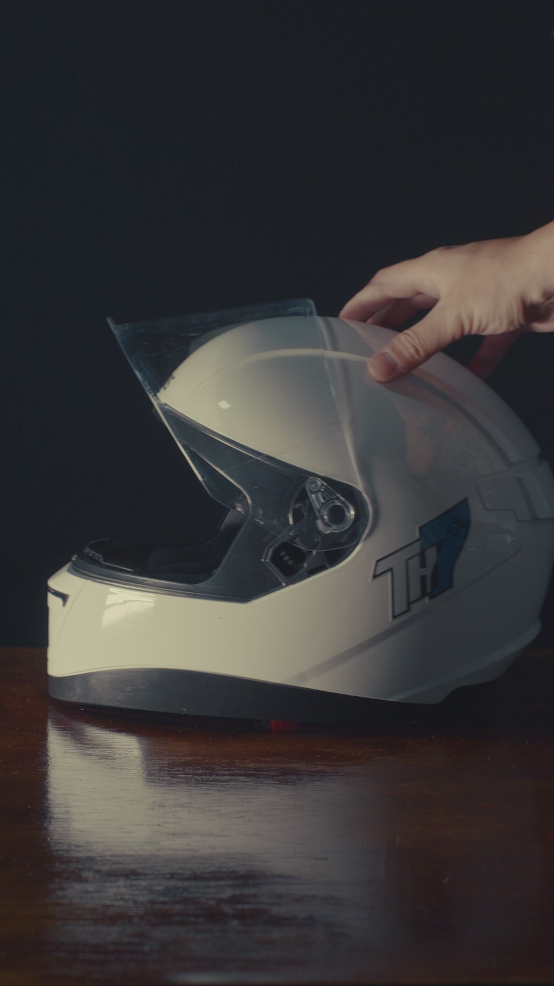 Capacete TH7 Vermelho Brilho